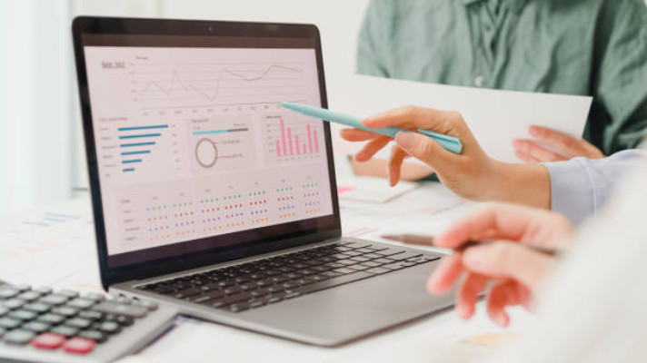 Risk Mitigation: Leveraging Business Credit Data for Secure Partnerships